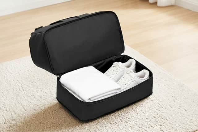 The Ryanair cabin bag has a cleaver expandable design