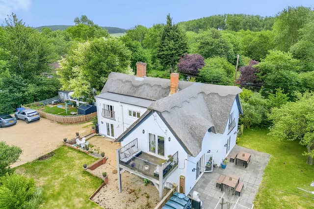 Flying Horse Cottage occupies a generous rural plot in Lidlington, with the period home surrounded by Bedfordshire countryside
