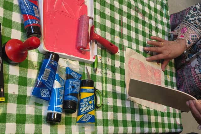 Lino-printing on fabric with Atiya Vohra at a Cafe Connect workshop