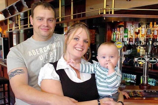 Hark To Mopsey, Normanton in 2008 - Landlord/Landlady Gavin Wright & Joanne Jones with their son, Archie.