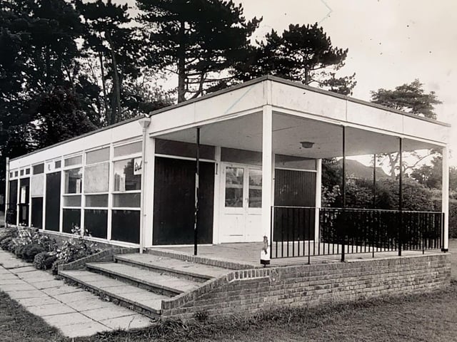 The old canteen in Horsham Park, September 1989