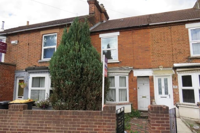 With a guide price of £210,000, this house in Ford End Road, Bedford, was reduced earlier this month by a whopping 20.8%. This three/four bedroom, bay fronted Victorian property would make an ideal first buy or investment