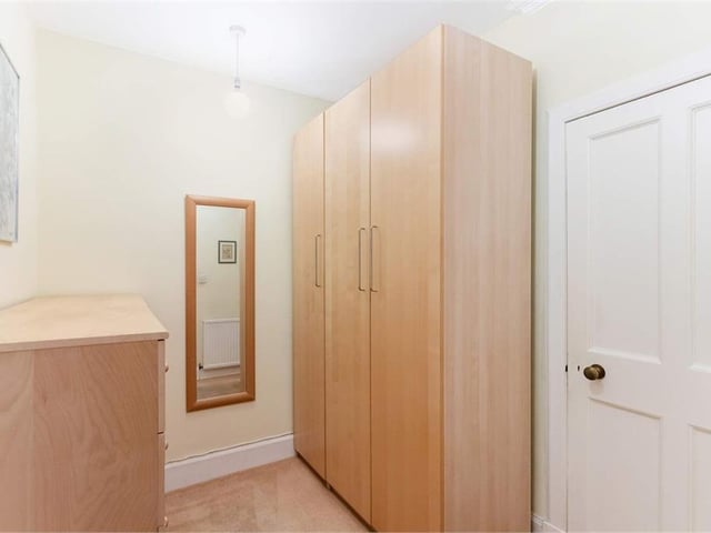 Dressing room.