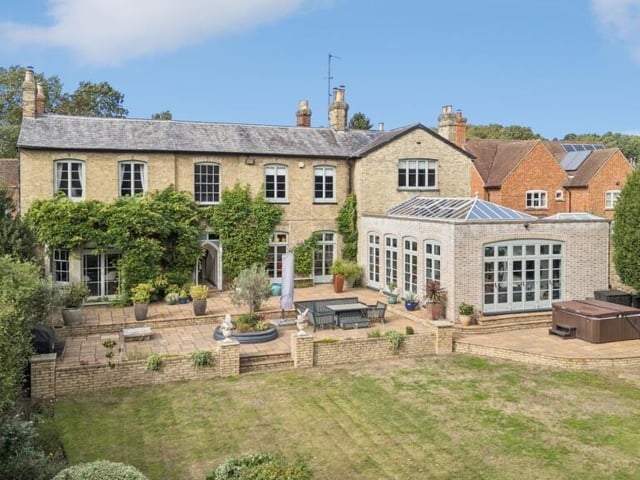 Within the grounds is a summerhouse with electricity and wi-fi, equally suited to use as a home office, gym, studio or garden room. A hot tub also sits within the garden