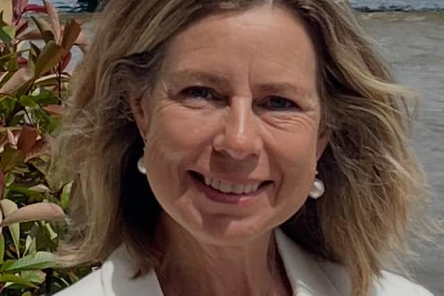 Melanie Ross