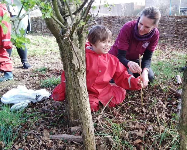 Cauldwell pupils planting flowers and shrubs