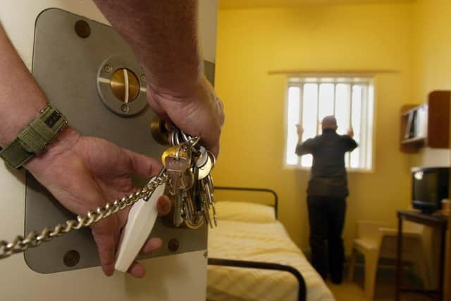 Bedford Prison has seen a drop in serious assaults compared with a bleaker picture across England and Wales.