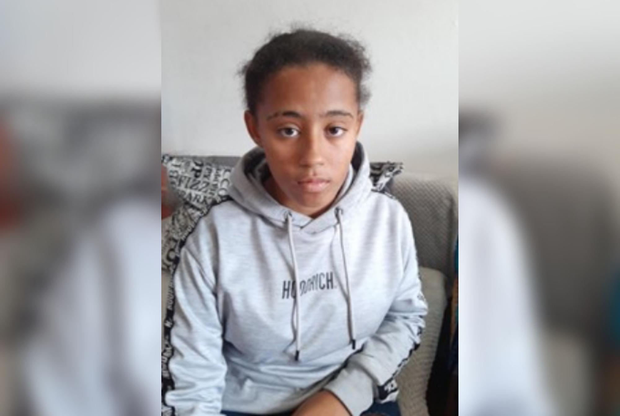 Police release picture of missing 15-year-old from Bedford
