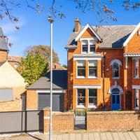 Ever wondered what this house on the corner of Bedford's Rothsay Road looks like inside?