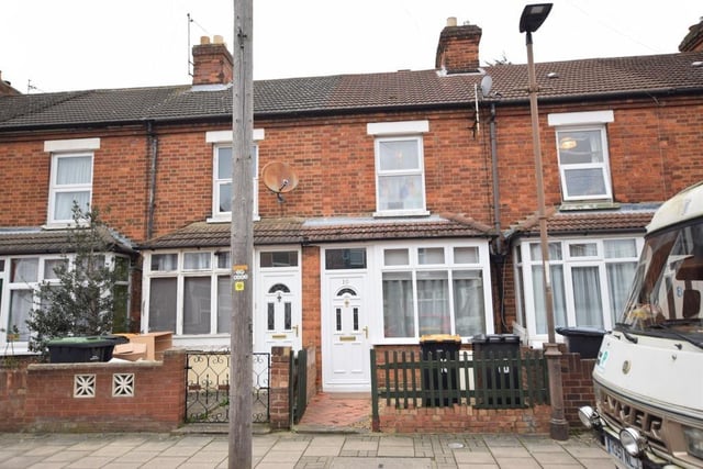 This chain free two bedroom property in south Bedford is for sale by auction. It's got two reception rooms, as well as a kitchen & bathroom on the ground floor