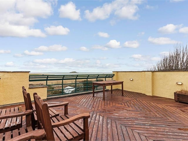 Roof terrace.