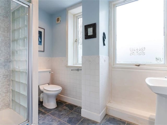 Master bedroom en-suite.