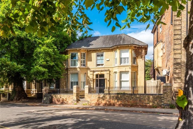 We've featured this one before. A lovely property in Kimbolton Road, Bedford, it was reduced in October and now has a guide price of £895,000. The house boasts four double bedrooms; two en suites, an open plan kitchen/dining/family room and driveway parking for five cars