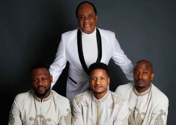Ray returns to Dunstable for Christmas Cali-R with New Drifters