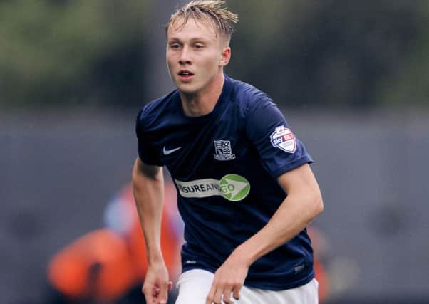 Cauley Woodrow in action for Southend United