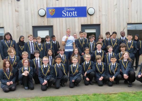 Etienne Stott with pupils at Biddenham International School and Sports College PNL-160418-132413001